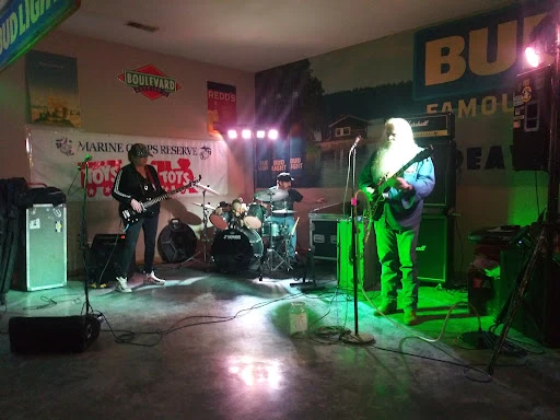 The Hideaway Warrensburg Missouri photo 8